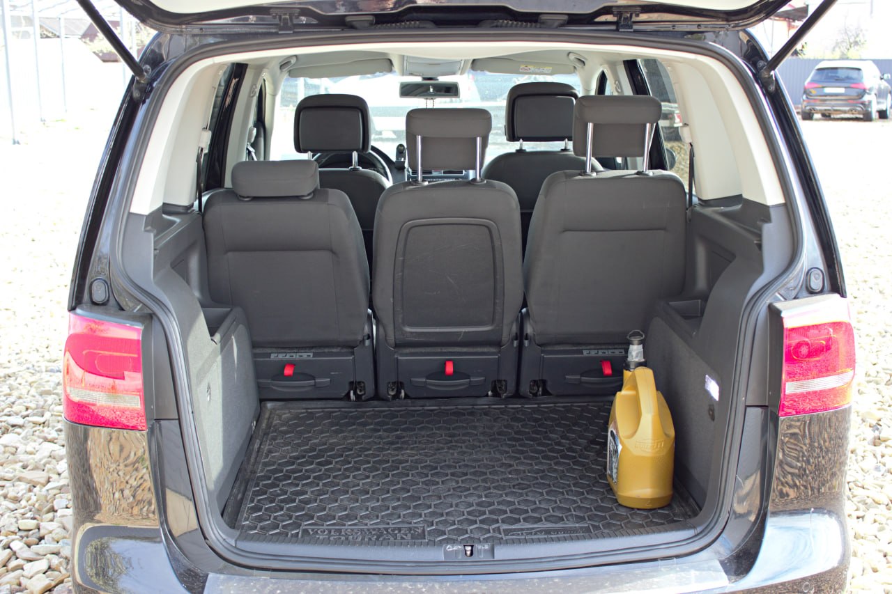 Volkswagen Touran 1.6 TDI — фото на майданчику Delivery Import, фото 12